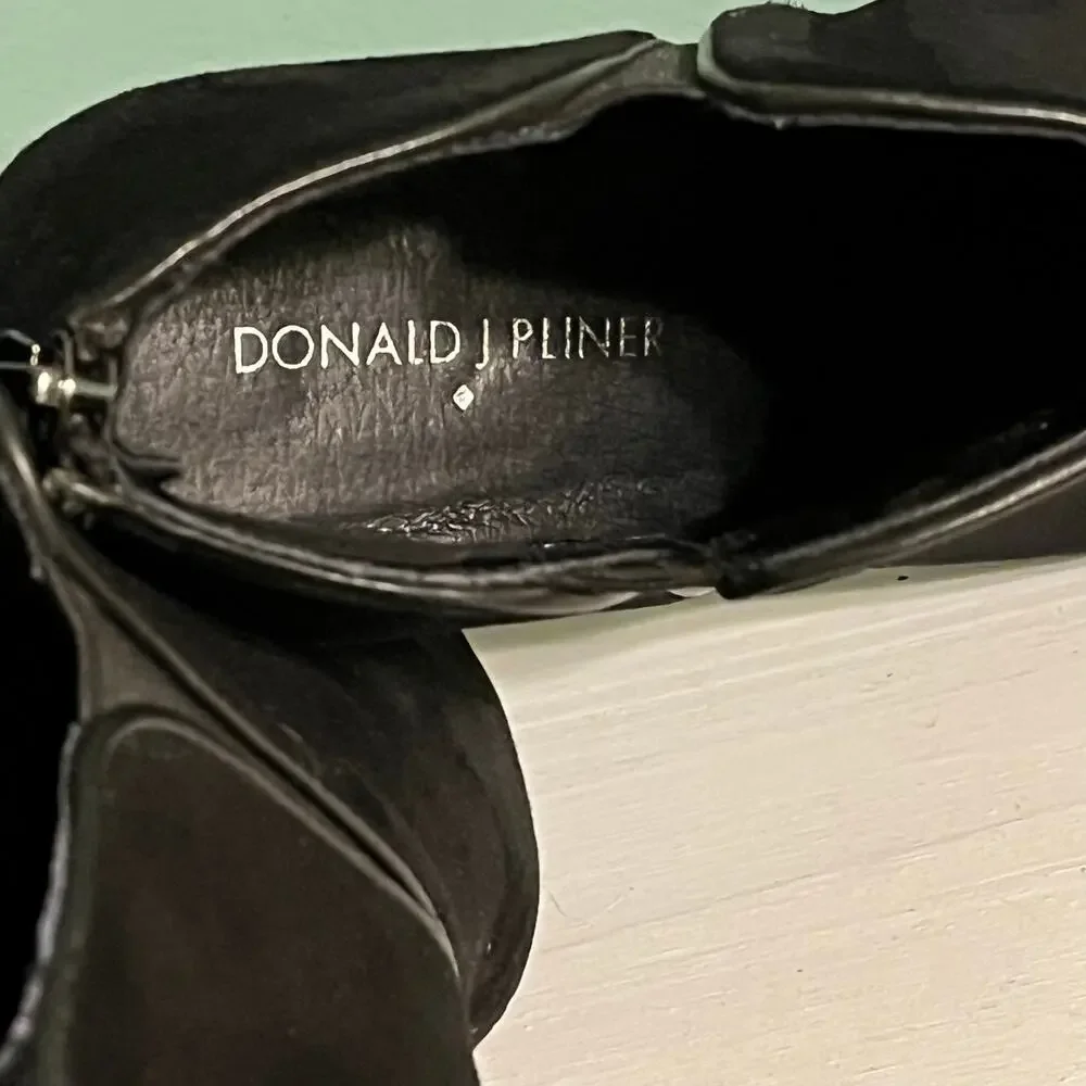 Donald J Pliner Cosmo Black Suede Ankle Boots Size 6.5